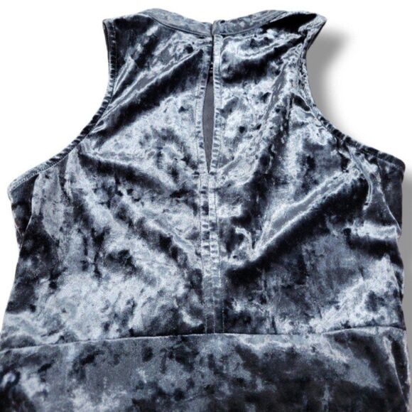 ASTR Dress Size Small ASTR The Label Dress Avalon Sleeveless Velvet Wrap Dress - Picture 5 of 6